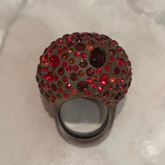 Alexis Bittar red lucite round ring with Swarovski with red Swarovski crystals - Picture 3 of 3